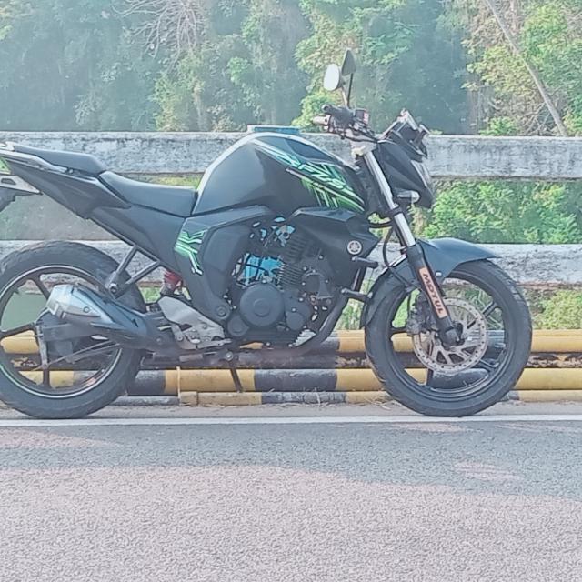 Yamaha Fz's owner's Kerala