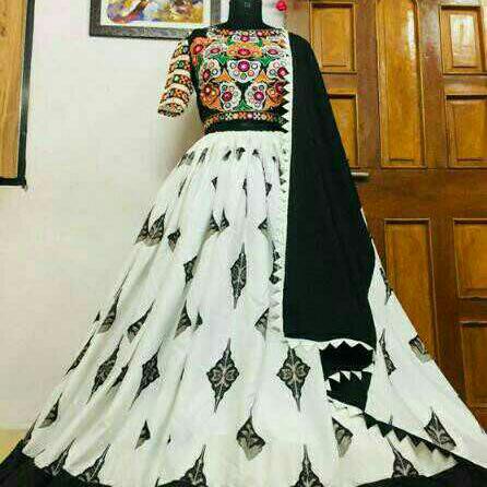 Dani's Fashion2?lehenga