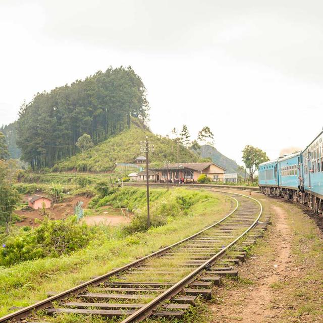 Sri lanka traveling 